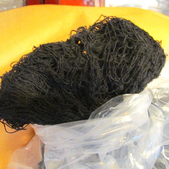 H120-NEW 5 Pieces Black Creepy Netting-(2) 2'x25' PLUS (3) 2'x14' - Picture 1 of 2
